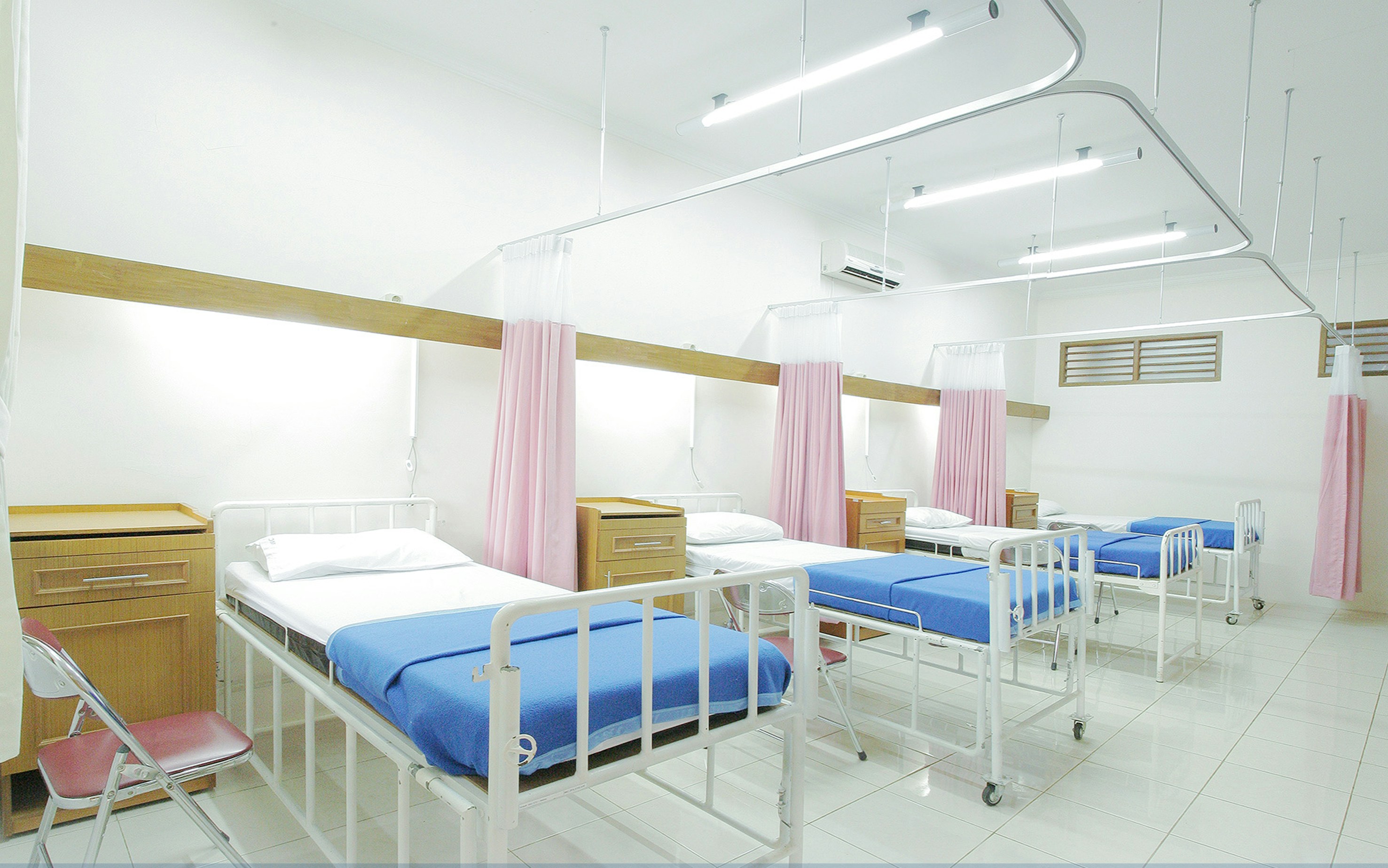 Hospital Reception & Lounge